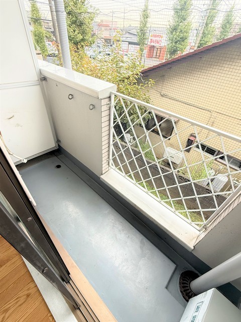 バルコニー　洗濯機置き場有