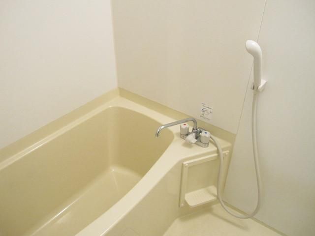 バス・シャワールーム　★バスルームは広め★