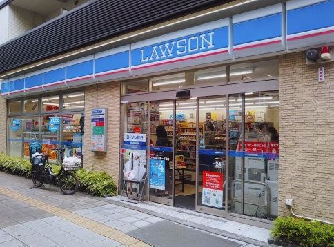 コンビニ　ローソン 世田谷三宿一丁目店（コンビニ）まで105m