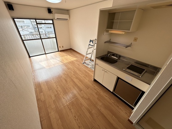 居室・リビング　※別号室の写真です