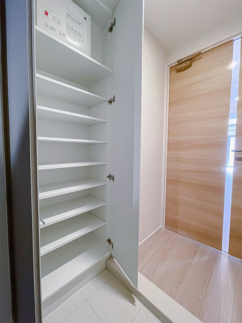 玄関　※写真は同タイプ住戸です。