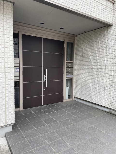 エントランス　オシャレな外観です♪