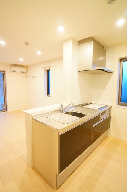 キッチン　３口ＩＨコンロ設置済みカウンターキッチン☆