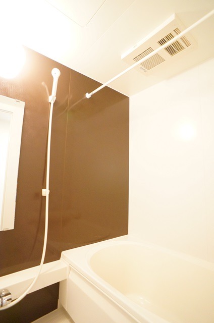 バス・シャワールーム　追い焚き機能・浴室乾燥機付きバス☆