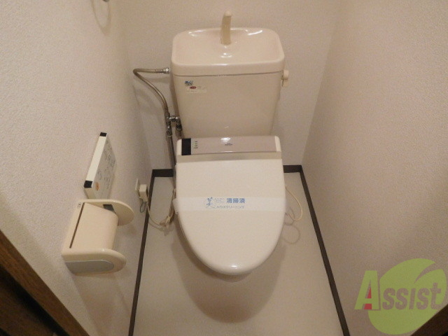 トイレ　ウォシュレット付き。助かりますね