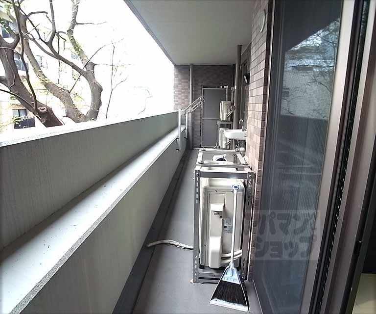 バルコニー　広いバルコニーですね。