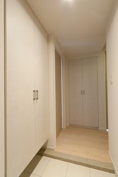 玄関　☆シューズボックス付き玄関スペース☆