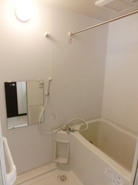 バス・シャワールーム　バスルーム