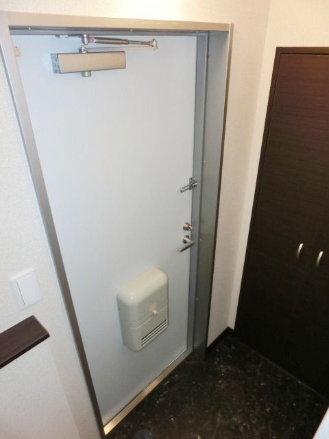 玄関　玄関　シューズボックスあり