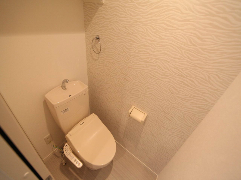 トイレ　温水洗浄暖房便座付トイレ