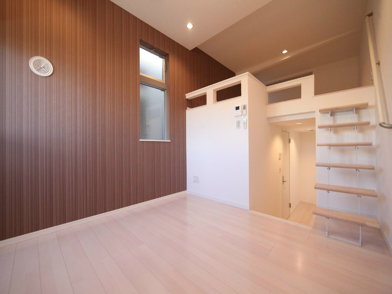 居室・リビング　洋室6帖　ロフト6.2帖（収納にも寝室にも使えます）