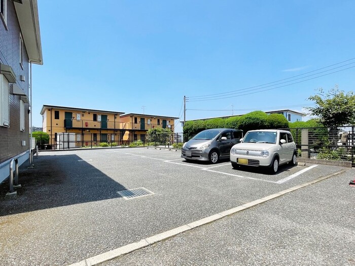 駐車場　ファミリーマート千葉あすみが丘店