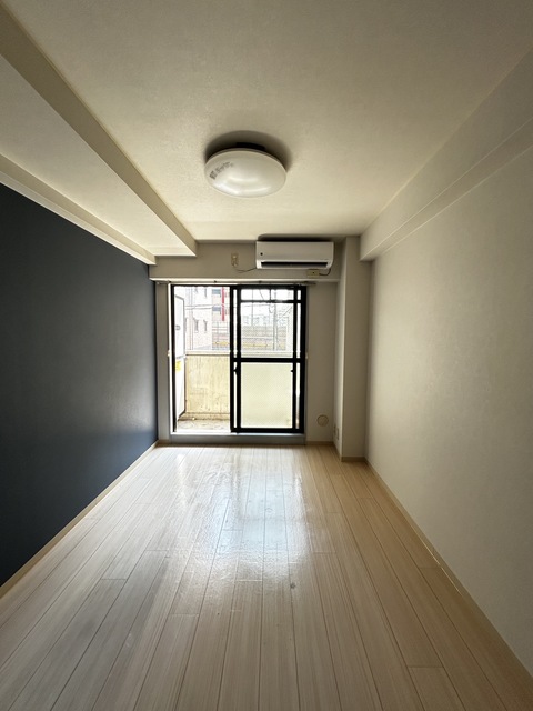 居室・リビング　別部屋参考写真です