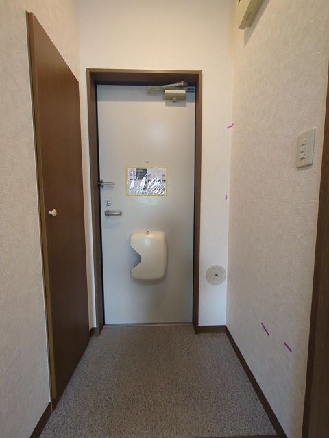 アンプルールリバーサイドの玄関写真
