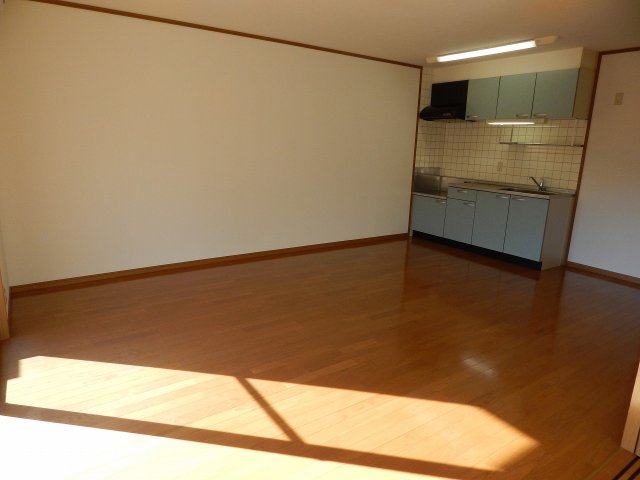 居室・リビング　※同タイプの部屋写真です