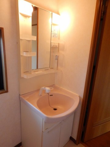 洗面設備　※同タイプの部屋写真です