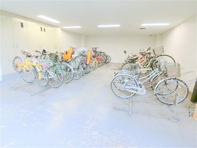 その他共有部分　屋根付き駐輪場