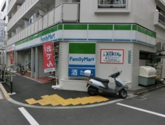 コンビニ　ファミリーマート新中野店（コンビニ）まで158m
