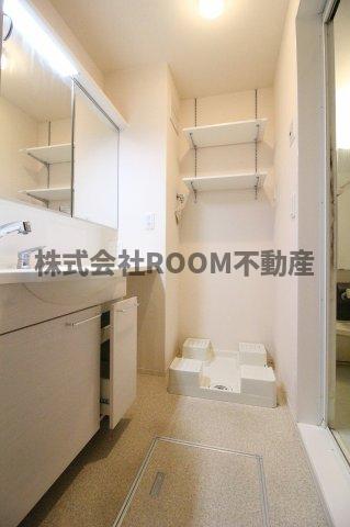 洗面設備　コンパクトで使いやすい洗面所