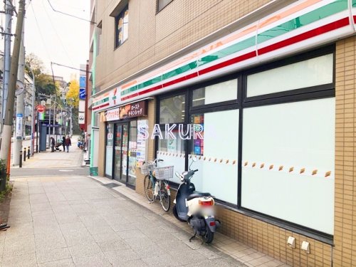 コンビニ　セブン‐イレブン 横浜石川町1丁目店（コンビニ）まで120m