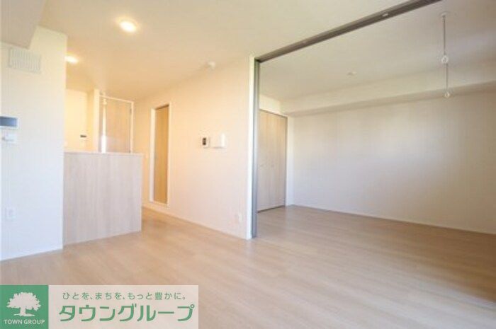 居室・リビング　トリシアシリーズ同施工参照　現状優先