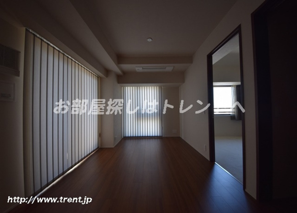 プラウド神楽坂の居間写真