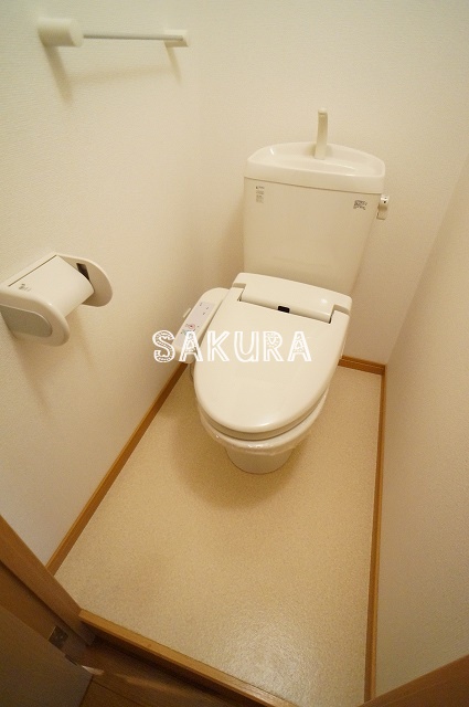 トイレ　嬉しい温水洗浄便座♪