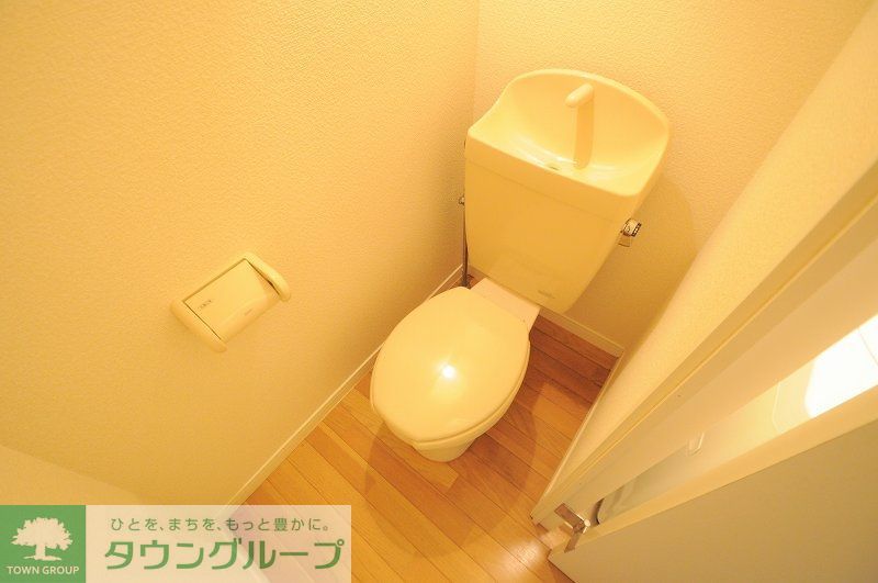 トイレ　同タイプ部屋の写真となり設備等は現況と異なる場合があります。