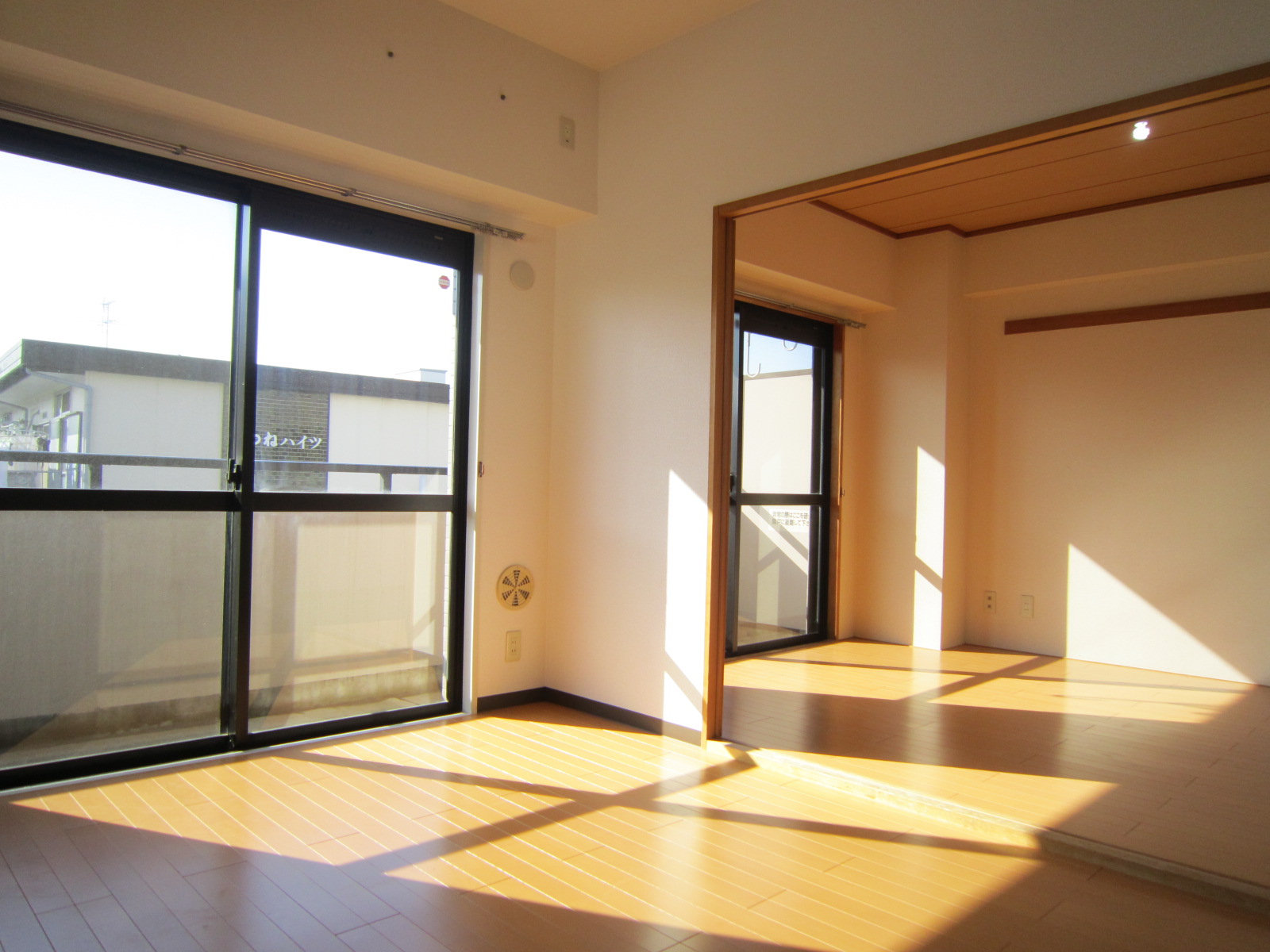 居室・リビング　リビング＆洋室