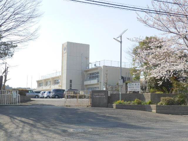 【津市一志町庄村のマンションの中学校】