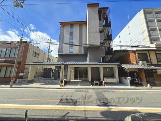 京都市下京区麓町のマンションの建物外観