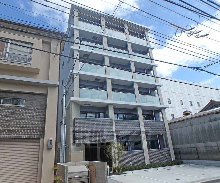 ブライト西大路の建物外観