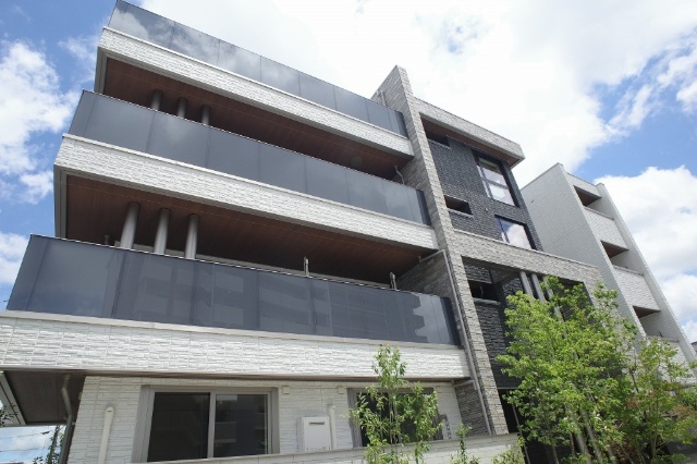 【熊本市中央区琴平本町のマンションの建物外観】