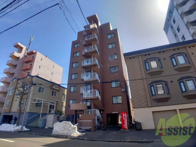 札幌市北区北二十条西のマンションの建物外観