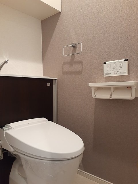 トイレ　温水洗浄便座です。