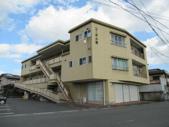 コーポ小関の建物外観