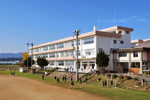 【江本グリーンハイツの小学校】