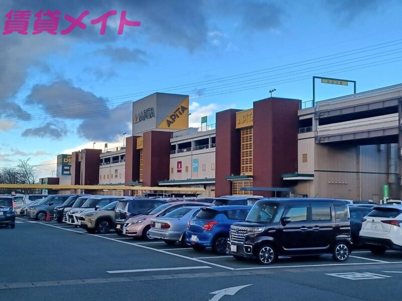 【松阪市川井町のマンションのスーパー】