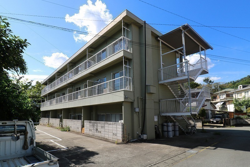 城山ハイツ（甲府市）の建物外観