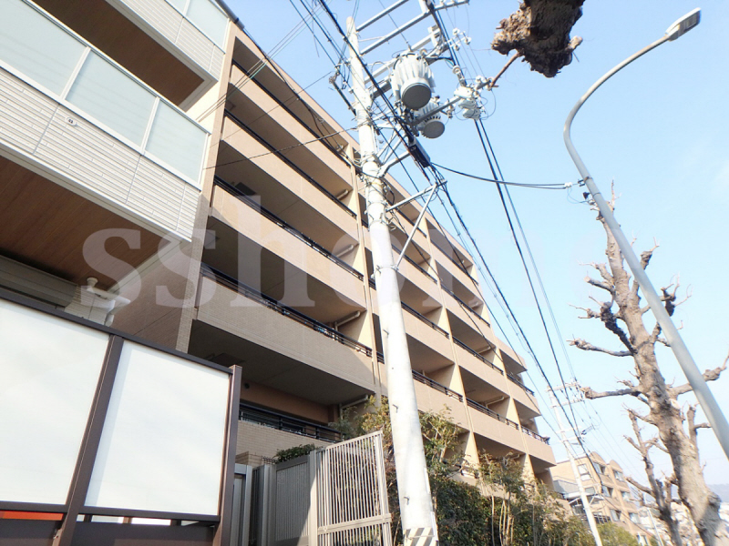 【ザ・パークハウス六甲の建物外観】