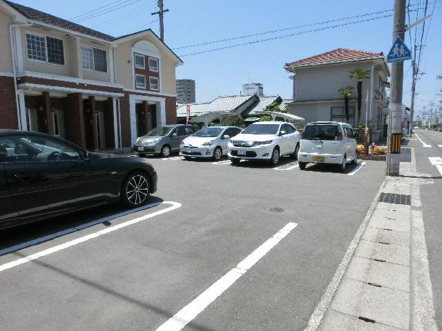 【ラウルスＫの駐車場】