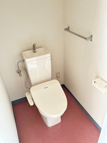 トイレ　※他の号室の写真です。