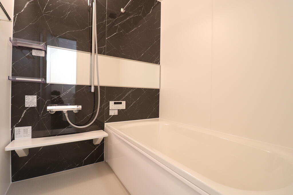 バス・シャワールーム　バスルーム