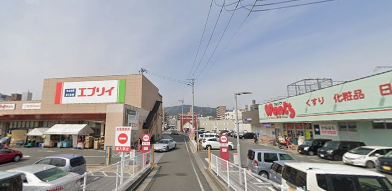 ショッピングセンター　エブリイ楠木モール（ショッピングセンター）まで481m