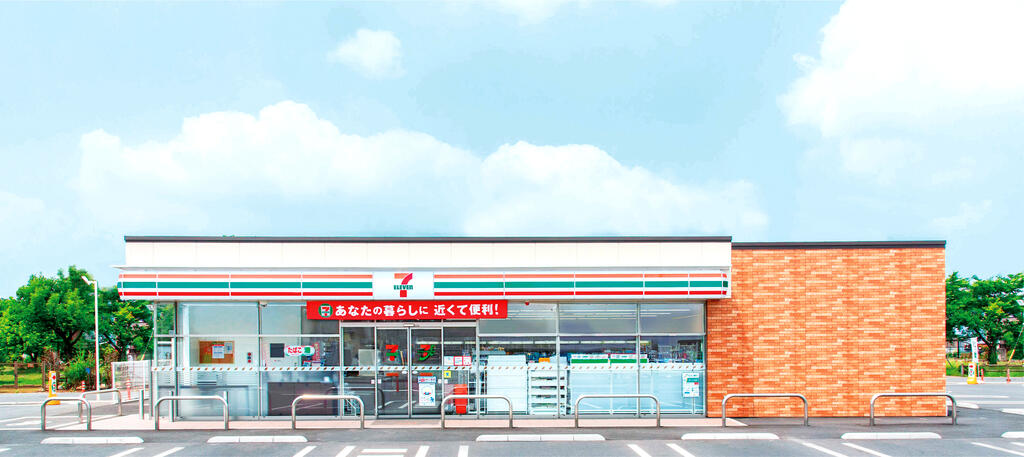 コンビニ　セブンイレブン広島三篠1丁目店（コンビニ）まで355m