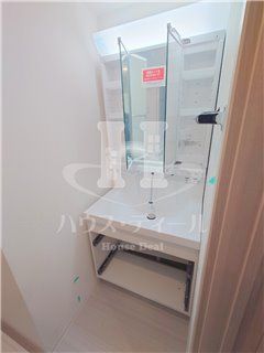 洗面設備　使いやすい独立洗面台です