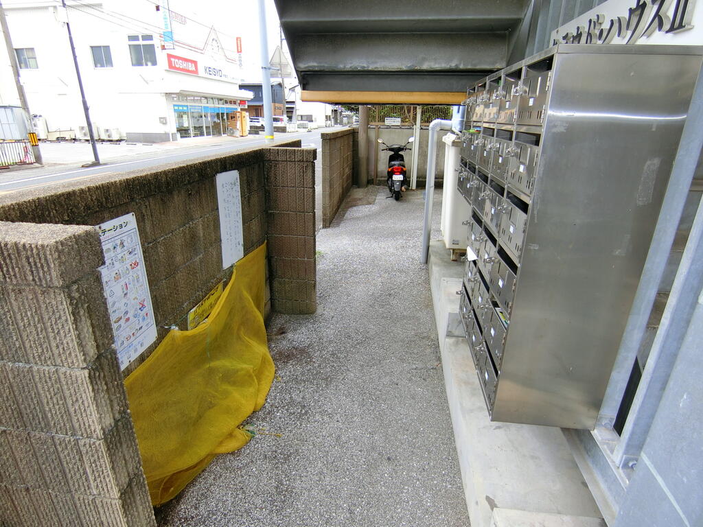 ＪＲ土讃線 土佐山田駅 徒歩13分 3階建 築29年の外観写真