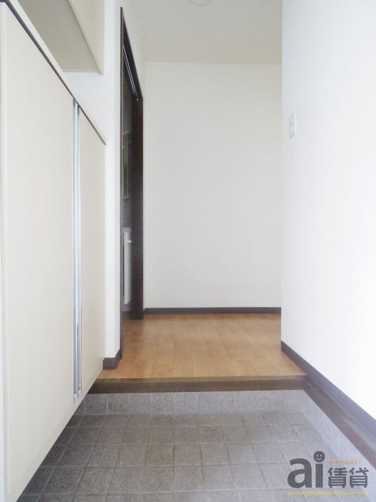 玄関　※別号室写真です。