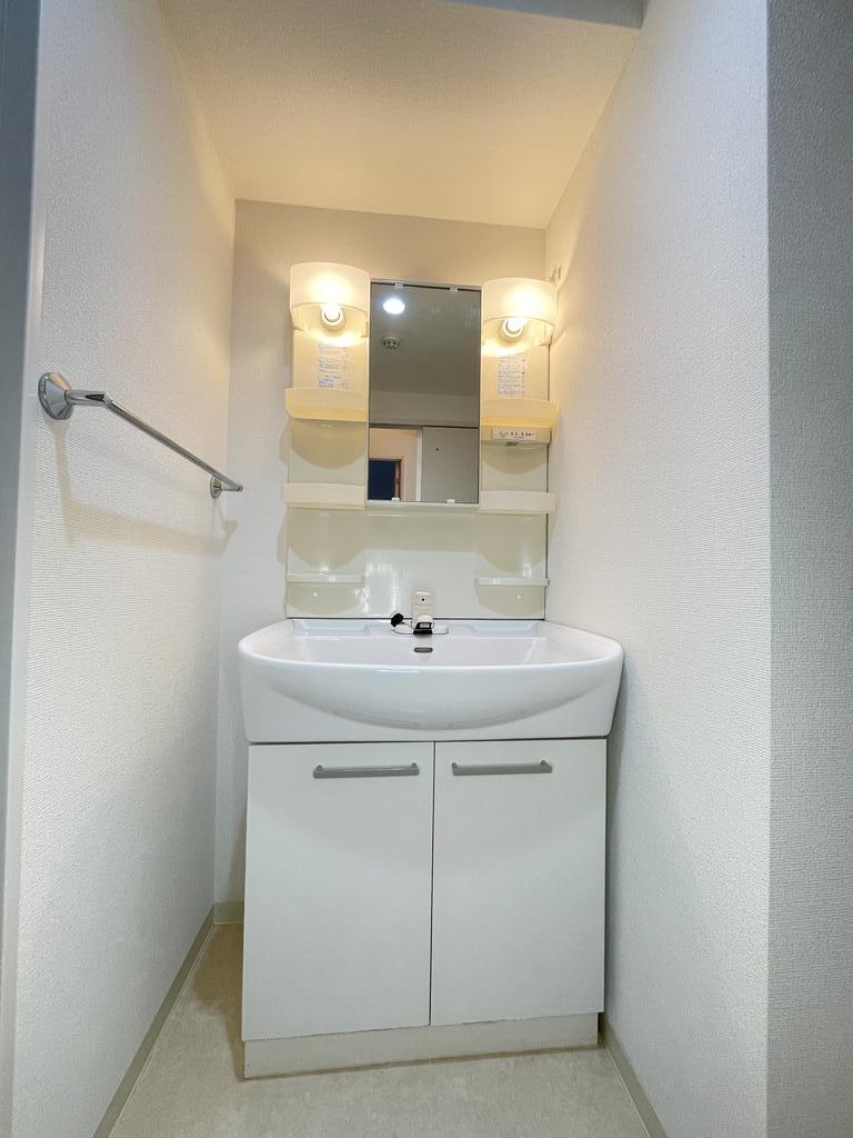 洗面設備　※別部屋写真です
