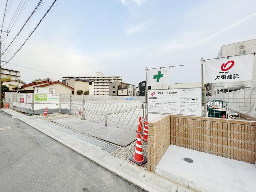建物外観　駐車場